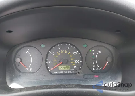 2001 Mitsubishi Mirage Es z USA, uszkodzony, nr VIN JA3AY26C11U038582